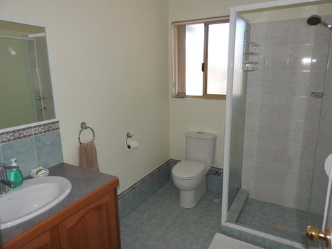 The Royal Dolphin Bed & Breakfast Safety Bay - Accommodation Main Beach 17