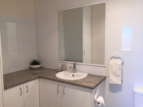 The Royal Dolphin Bed & Breakfast Safety Bay - Accommodation Main Beach 31