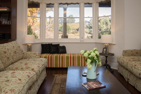 Historic Oakhill House Entire Estate - Accommodation Main Beach 5