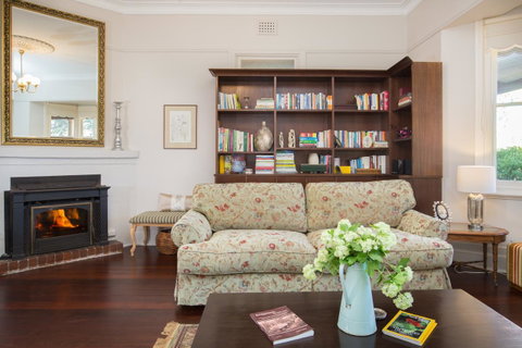 Historic Oakhill House Entire Estate - Accommodation Main Beach 13