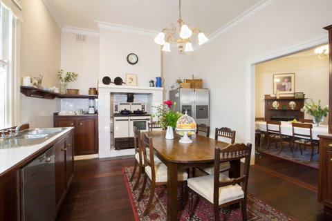 Historic Oakhill House Entire Estate - Accommodation Main Beach 15