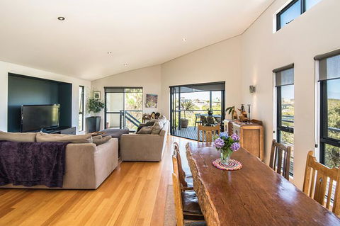 Rockpool - Accommodation Main Beach 40