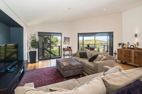 Rockpool - Accommodation Main Beach 39