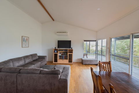 Peppy Beach Ocean Views - Accommodation Main Beach 2