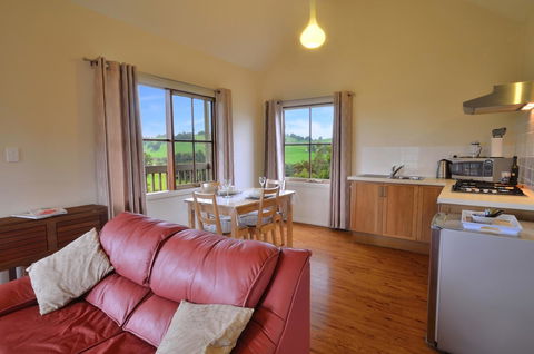 Balingup Highview Chalets - Accommodation Main Beach 4
