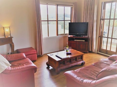 Balingup Highview Chalets - Accommodation Main Beach 7