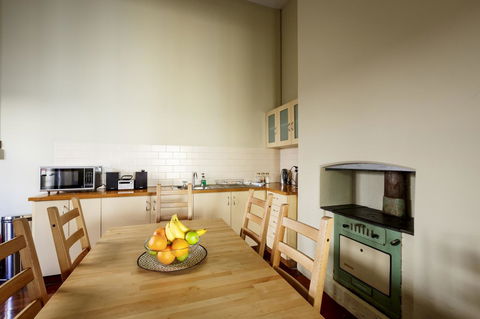 Fremantle Colonial Cottages - Accommodation Main Beach 10