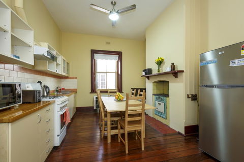 Fremantle Colonial Cottages - Accommodation Main Beach 1