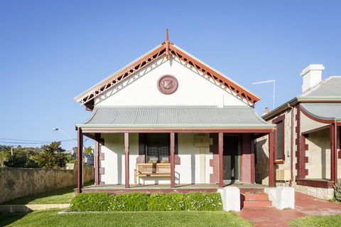 Fremantle Colonial Cottages - Accommodation Main Beach 4