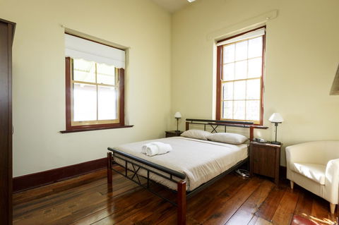 Fremantle Colonial Cottages - Accommodation Main Beach 5