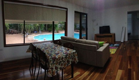 Lemon Tree Lodge - Accommodation Main Beach 1
