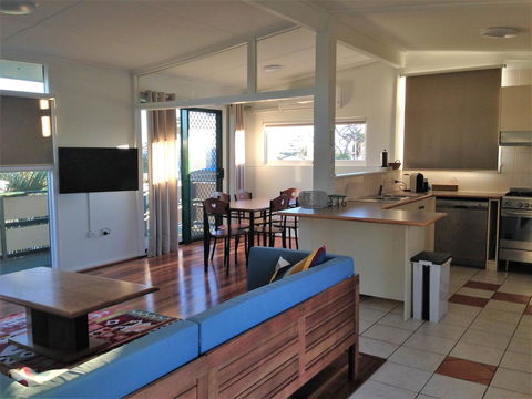 Lemon Tree Lodge - Accommodation Main Beach 13