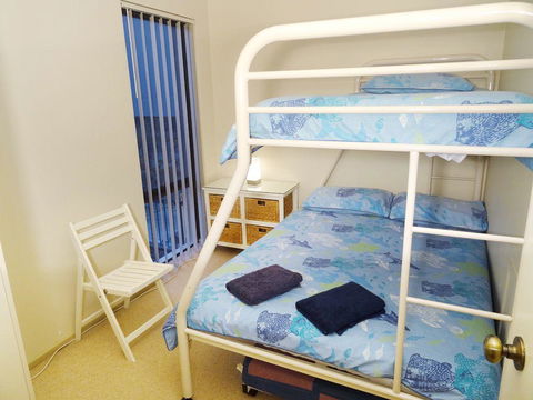 Scarborough & Absolutely Beachfront - Accommodation Main Beach 14