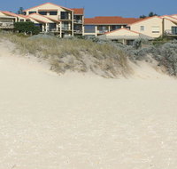 Scarborough  Absolutely Beachfront - Accommodation Main Beach