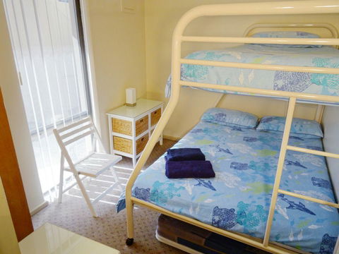 Scarborough & Absolutely Beachfront - Accommodation Main Beach 16