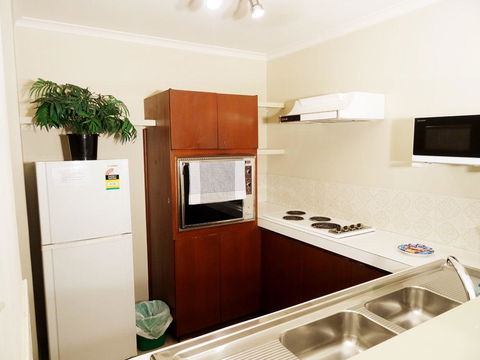 Scarborough & Absolutely Beachfront - Accommodation Main Beach 12