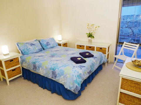Scarborough & Absolutely Beachfront - Accommodation Main Beach 13