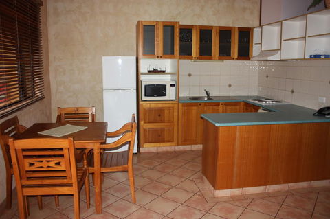 Apartments At Blue Seas Resort - Accommodation Main Beach 4