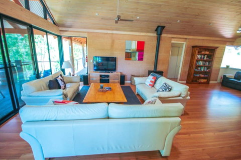 Arum - Close To The Margaret River - Accommodation Main Beach 11