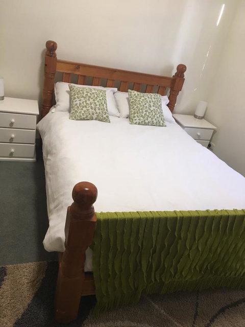 The Cottage That Could - Accommodation Main Beach 8