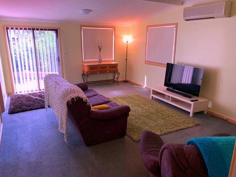 The Cottage That Could - Accommodation Main Beach 4
