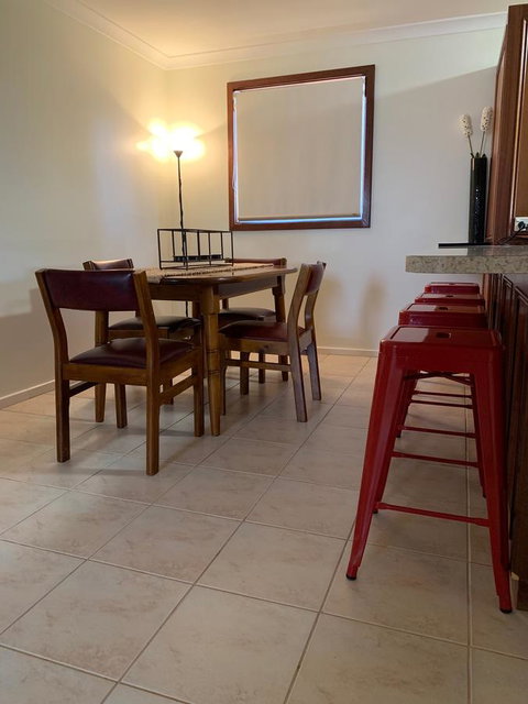 The Cottage That Could - Accommodation Main Beach 7