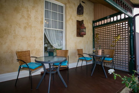 Danum House - Accommodation Main Beach 17