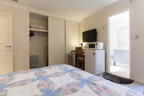 Arcadian Bed & Breakfast - Accommodation Main Beach 21