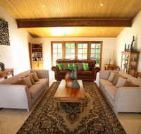 Nivalis Bed And Breakfast - Accommodation Main Beach
