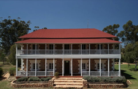 Daisy Cottage - Accommodation Main Beach 5