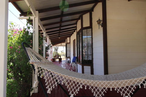 Daisy Cottage - Accommodation Main Beach 13