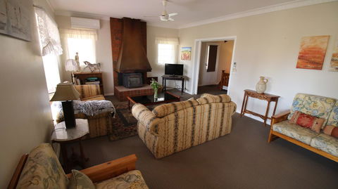 Daisy Cottage - Accommodation Main Beach 12