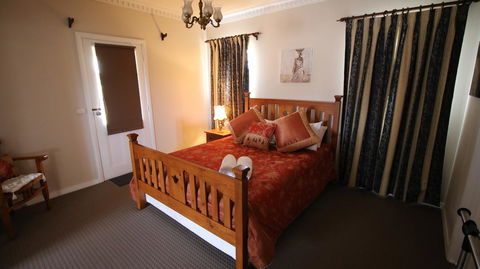 Daisy Cottage - Accommodation Main Beach 1