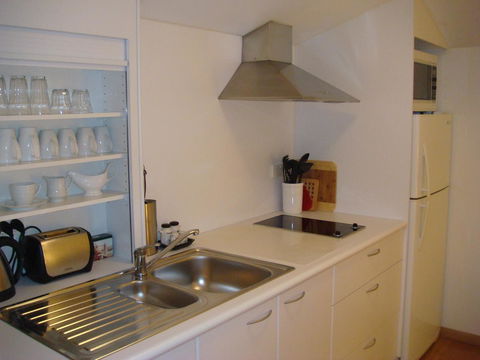Fremantle Beach Studio - Accommodation Main Beach 3
