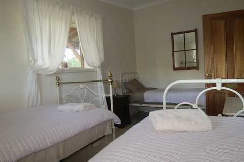 Bentwood Olive Grove Accommodation - Accommodation Main Beach 5