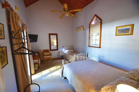 RoseMoore Bed & Breakfast - Accommodation Main Beach 9