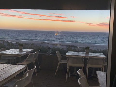 SEA BREEZE â€“ Between Cottesloe Beach & Swan River - Accommodation Main Beach 22