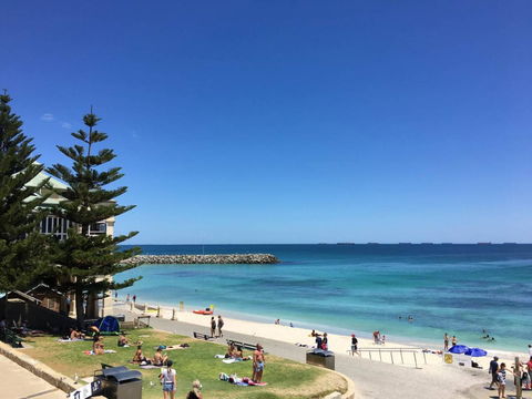 SEA BREEZE â€“ Between Cottesloe Beach & Swan River - Accommodation Main Beach 14