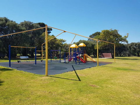 SEA BREEZE â€“ Between Cottesloe Beach & Swan River - Accommodation Main Beach 20