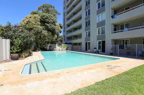 SEA BREEZE â€“ Between Cottesloe Beach & Swan River - Accommodation Main Beach 4