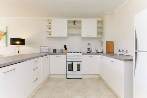 SEA BREEZE â€“ Between Cottesloe Beach & Swan River - Accommodation Main Beach 15