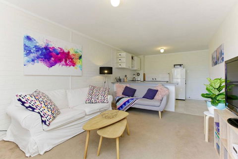 SEA BREEZE â€“ Between Cottesloe Beach & Swan River - Accommodation Main Beach 0