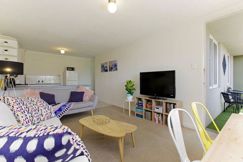 SEA BREEZE â€“ Between Cottesloe Beach & Swan River - Accommodation Main Beach 13