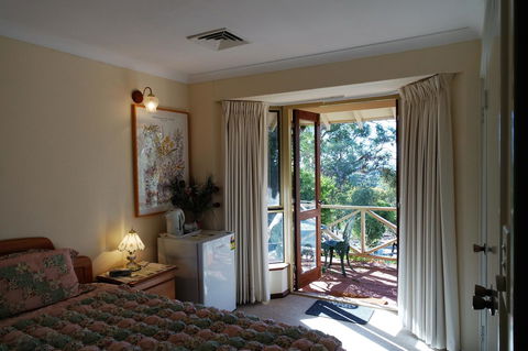 Eleebana Guest House - Accommodation Main Beach 39