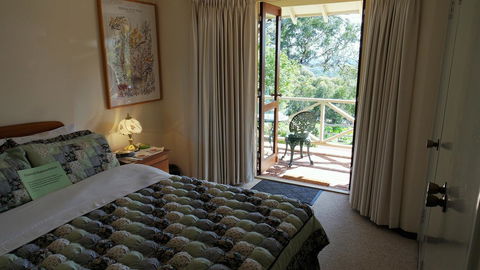 Eleebana Guest House - Accommodation Main Beach 8