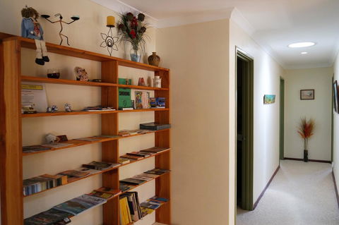 Eleebana Guest House - Accommodation Main Beach 42