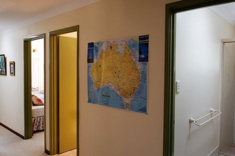 Eleebana Guest House - Accommodation Main Beach 43