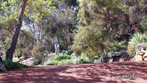 Eleebana Guest House - Accommodation Main Beach 14