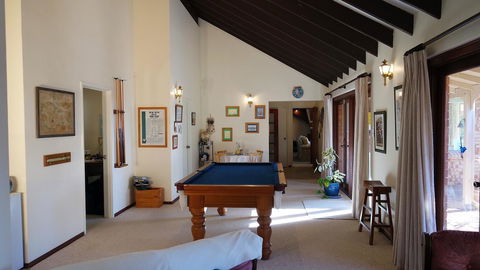 Eleebana Guest House - Accommodation Main Beach 9