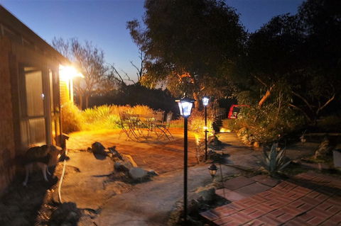 Eleebana Guest House - Accommodation Main Beach 35